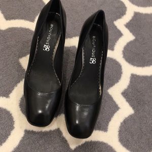 Worn platform pumps